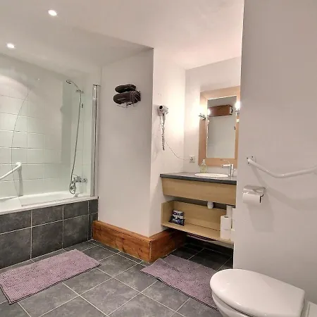 Apartment Bel Pmr Avec Piscine Et Spa, 6 Pers, Au Pied Des Pistes - Fr-1-455-234 *